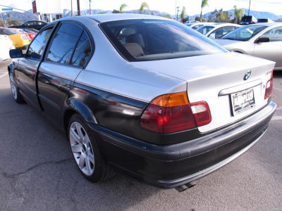 2001 BMW 325  i