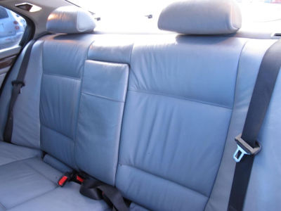 2001 BMW 325  i