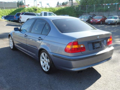 2002 BMW 325  i