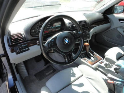 2002 BMW 325  i