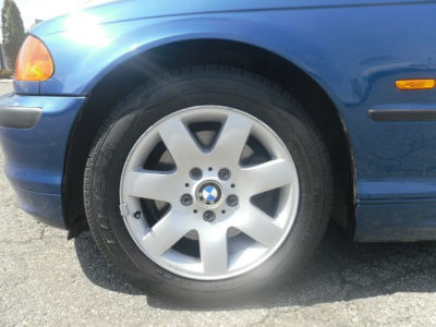 2001 BMW 325 i