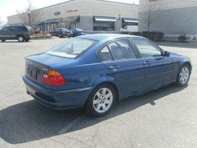 2001 BMW 325 i