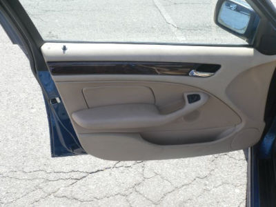 2001 BMW 325 i