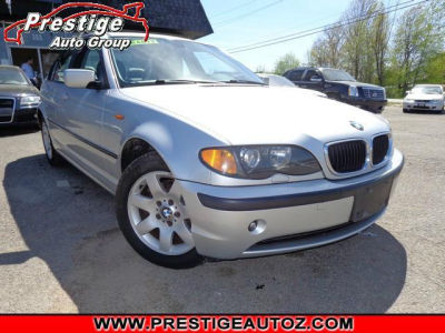 2003 BMW 325  xi