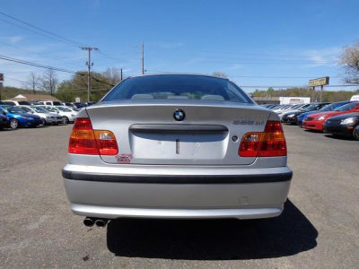 2003 BMW 325  xi
