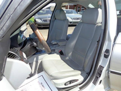 2003 BMW 325  xi