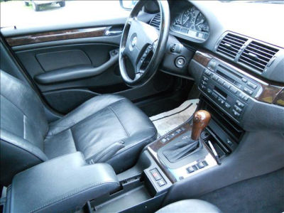 2001 BMW 325 i