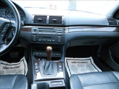 2001 BMW 325 i