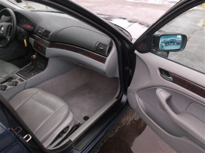 2002 BMW 325 i