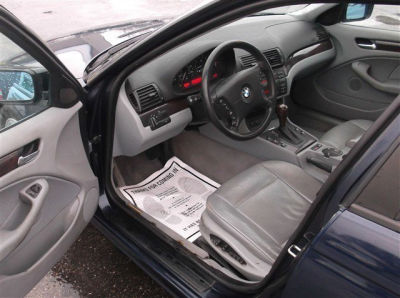 2002 BMW 325 i
