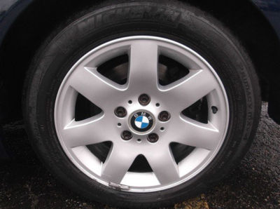 2002 BMW 325 i
