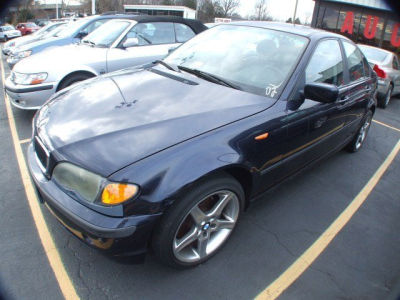 2002 BMW 325  xi