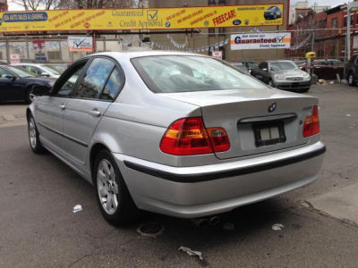 2003 BMW 325  i