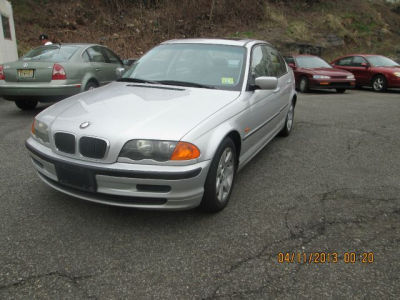 2001 BMW 325  i