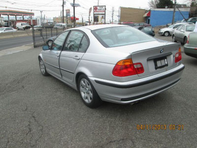 2001 BMW 325  i
