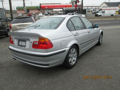 2001 BMW 325  i