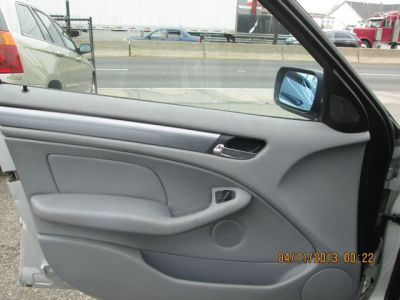 2001 BMW 325  i