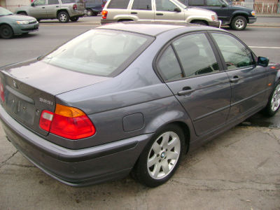2001 BMW 325 i