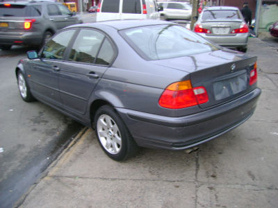 2001 BMW 325 i