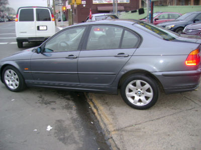 2001 BMW 325 i