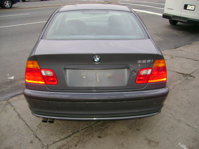2001 BMW 325 i