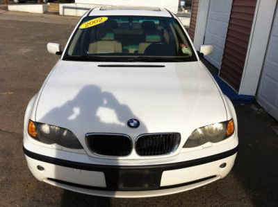 2002 BMW 325  xi