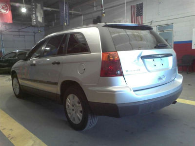 2002 BMW 325  i