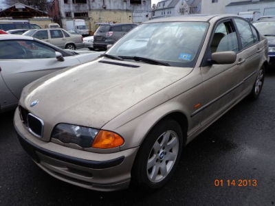 2001 BMW 325  i