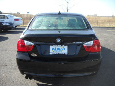 2006 BMW 325  i -
   Cars.com </title>
   <meta name="title" content="2006 BMW 325  i - Cars.com"/>
   <meta name="description" content="Listed on Cars.com