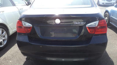 2006 BMW 325  i -
   Cars.com </title>
   <meta name="title" content="2006 BMW 325  i - Cars.com"/>
   <meta name="description" content="Listed on Cars.com