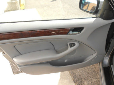 2005 BMW 325 xi -
Cars.com </title>
<meta name="title" content="2005 BMW 325 xi - Cars.com"/>
<meta name="description" content="Listed on Cars.com