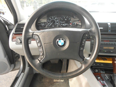 2005 BMW 325 xi -
Cars.com </title>
<meta name="title" content="2005 BMW 325 xi - Cars.com"/>
<meta name="description" content="Listed on Cars.com
