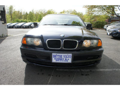 2001 BMW 325 i -
Cars.com </title>
<meta name="title" content="2001 BMW 325 i - Cars.com"/>
<meta name="description" content="Listed on Cars.com
