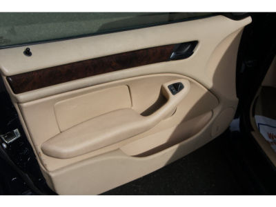 2001 BMW 325 i -
Cars.com </title>
<meta name="title" content="2001 BMW 325 i - Cars.com"/>
<meta name="description" content="Listed on Cars.com