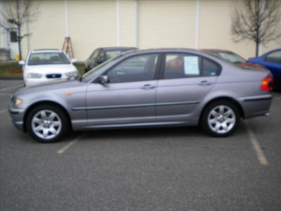2005 BMW 325 xi -
Cars.com </title>
<meta name="title" content="2005 BMW 325 xi - Cars.com"/>
<meta name="description" content="Listed on Cars.com