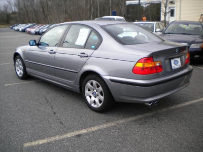 2005 BMW 325 xi -
Cars.com </title>
<meta name="title" content="2005 BMW 325 xi - Cars.com"/>
<meta name="description" content="Listed on Cars.com