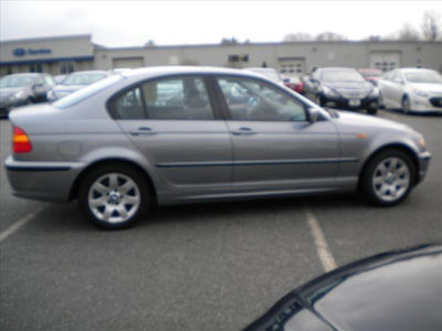 2005 BMW 325 xi -
Cars.com </title>
<meta name="title" content="2005 BMW 325 xi - Cars.com"/>
<meta name="description" content="Listed on Cars.com
