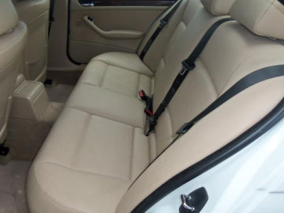 2005 BMW 325 i -
Cars.com </title>
<meta name="title" content="2005 BMW 325 i - Cars.com"/>
<meta name="description" content="Listed on Cars.com