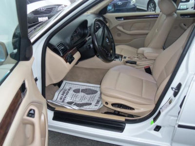 2005 BMW 325 i -
Cars.com </title>
<meta name="title" content="2005 BMW 325 i - Cars.com"/>
<meta name="description" content="Listed on Cars.com