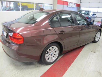 2006 BMW 325  xi -
   Cars.com </title>
   <meta name="title" content="2006 BMW 325  xi - Cars.com"/>
   <meta name="description" content="Listed on Cars.com