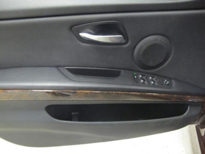 2006 BMW 325  xi -
   Cars.com </title>
   <meta name="title" content="2006 BMW 325  xi - Cars.com"/>
   <meta name="description" content="Listed on Cars.com