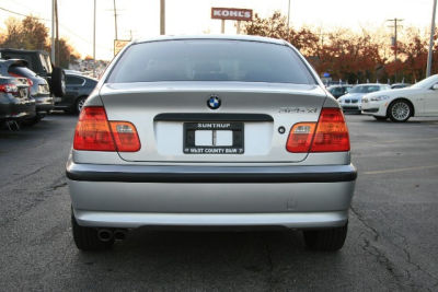 2003 BMW 325  xi -
   Cars.com </title>
   <meta name="title" content="2003 BMW 325  xi - Cars.com"/>
   <meta name="description" content="Listed on Cars.com