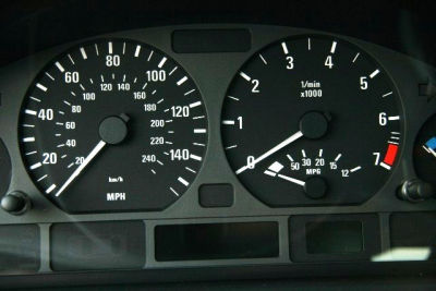 2003 BMW 325  xi -
   Cars.com </title>
   <meta name="title" content="2003 BMW 325  xi - Cars.com"/>
   <meta name="description" content="Listed on Cars.com