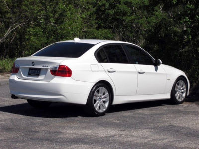 2006 BMW 325  i -
   Cars.com </title>
   <meta name="title" content="2006 BMW 325  i - Cars.com"/>
   <meta name="description" content="Listed on Cars.com