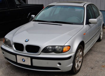 2002 BMW 325  i -
   Cars.com </title>
   <meta name="title" content="2002 BMW 325  i - Cars.com"/>
   <meta name="description" content="Listed on Cars.com