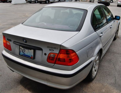 2002 BMW 325  i -
   Cars.com </title>
   <meta name="title" content="2002 BMW 325  i - Cars.com"/>
   <meta name="description" content="Listed on Cars.com