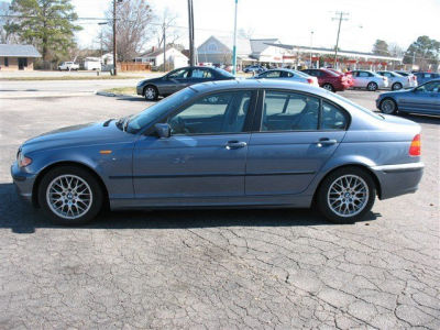 2005 BMW 325 i -
Cars.com </title>
<meta name="title" content="2005 BMW 325 i - Cars.com"/>
<meta name="description" content="Listed on Cars.com