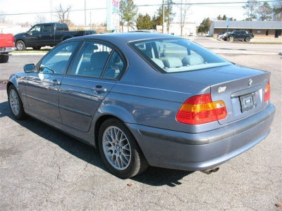 2005 BMW 325 i -
Cars.com </title>
<meta name="title" content="2005 BMW 325 i - Cars.com"/>
<meta name="description" content="Listed on Cars.com