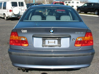 2005 BMW 325 i -
Cars.com </title>
<meta name="title" content="2005 BMW 325 i - Cars.com"/>
<meta name="description" content="Listed on Cars.com