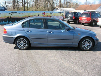 2005 BMW 325 i -
Cars.com </title>
<meta name="title" content="2005 BMW 325 i - Cars.com"/>
<meta name="description" content="Listed on Cars.com